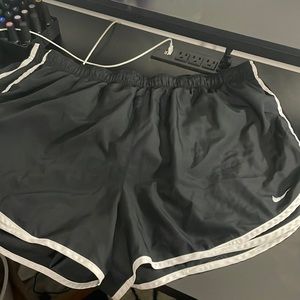 NIKE womens plus size running shorts 2x